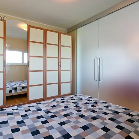 Apartment Kaarli 8 *